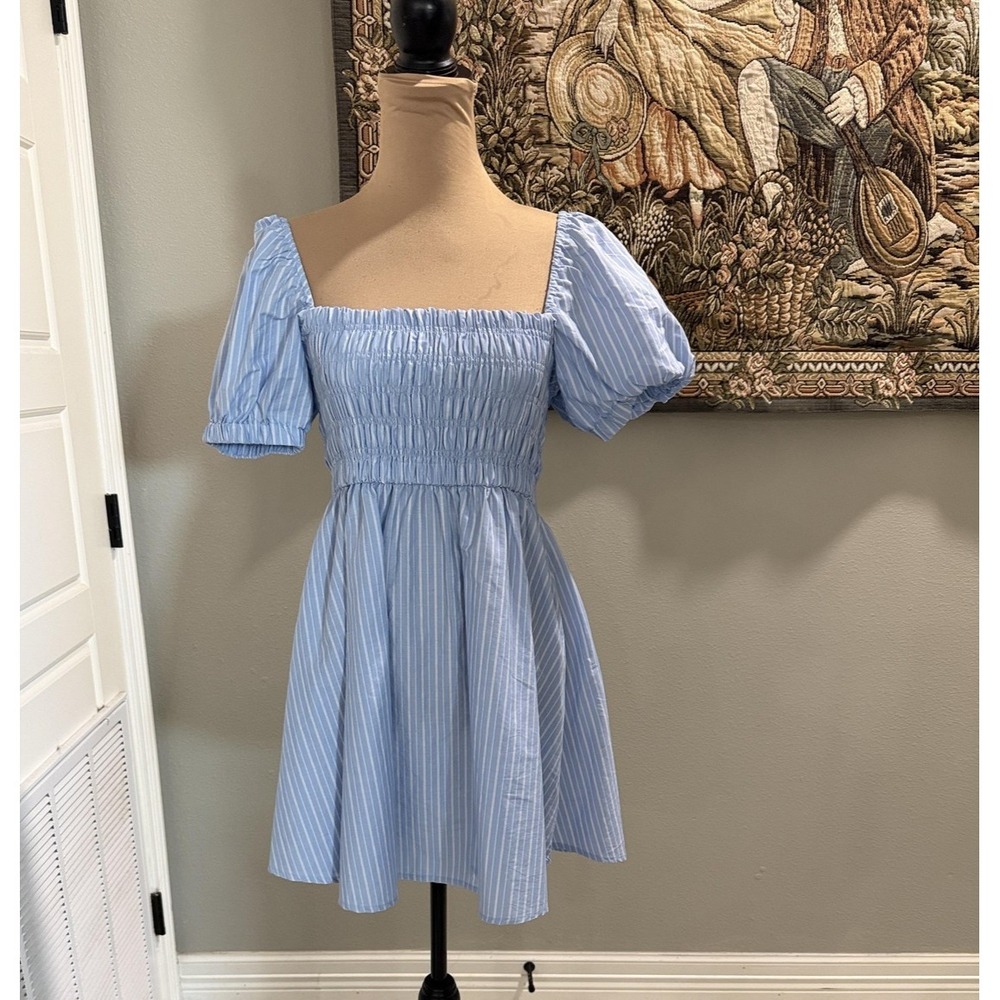 Celebrity Pink Dress Womens Small Blue Striped Smocked Puff Sleeve Sundress‎